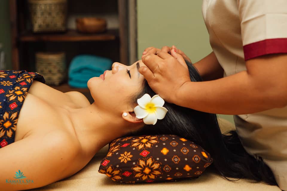 Totok Wajah (Face Massage)